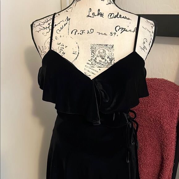 Bailey 44 Black Princess Velvet Ruffle Front Petite Dress Event Party Formal - Picture 5 of 16